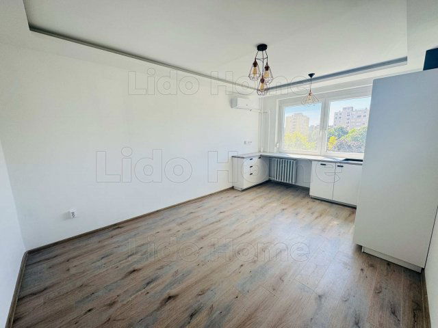 Kiadó panellakás, albérlet, Győrött 200 E Ft / hó, 3 szobás