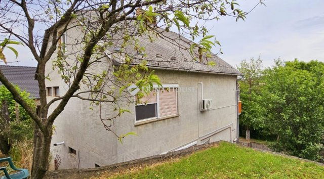 Eladó családi ház, Dunaszekcsőn 27.5 M Ft, 3 szobás