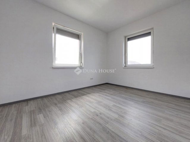 Eladó sorház, Budapesten, XVIII. kerületben 139.9 M Ft, 4 szobás