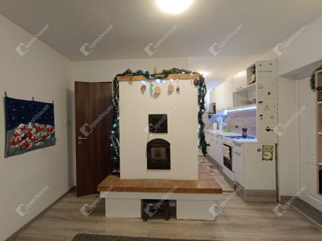 Eladó családi ház, Sopronban 105 M Ft, 8 szobás