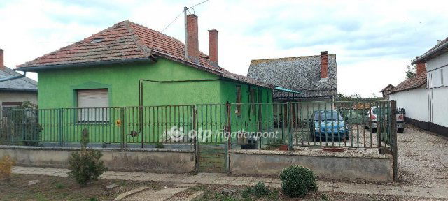 Eladó családi ház, Kunszentmártonban 9.6 M Ft, 2+1 szobás