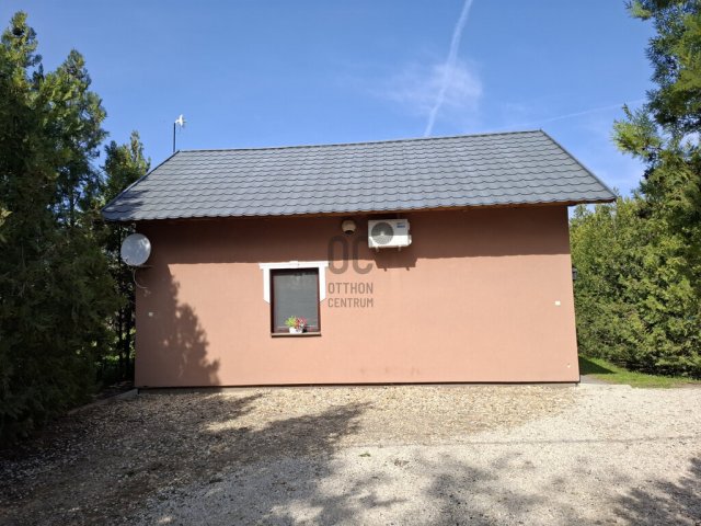 Eladó nyaraló, Békésszentandráson 70 M Ft, 3 szobás