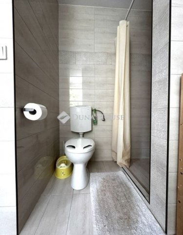 Eladó téglalakás, Pécsett 89.9 M Ft, 3 szobás