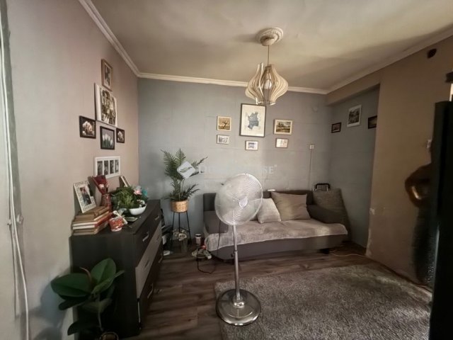 Eladó családi ház, Budapesten, IV. kerületben 38 M Ft, 2 szobás