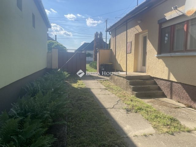 Eladó családi ház, Sükösdön 17.9 M Ft, 3 szobás