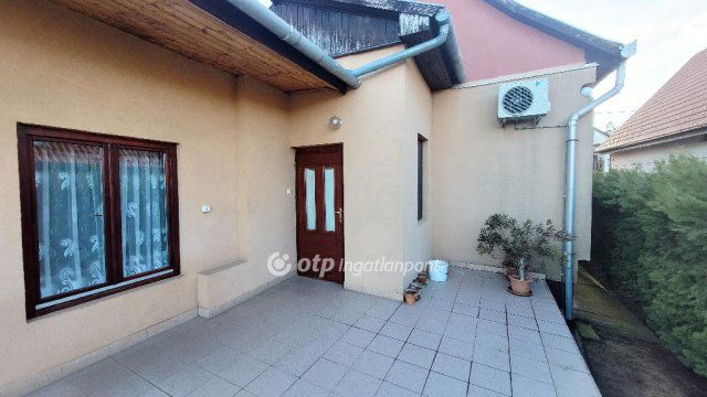 Eladó családi ház, Fóton 94.9 M Ft, 3 szobás