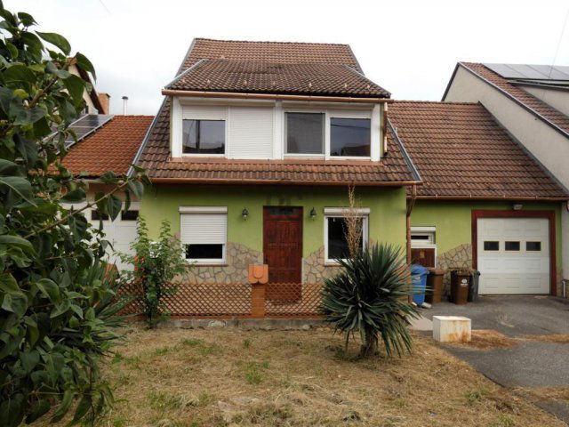 Eladó sorház, Pécsett 89.9 M Ft, 5 szobás / költözzbe.hu