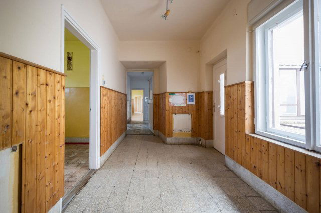 Eladó családi ház, Érsekvadkerten 50 M Ft, 6 szobás