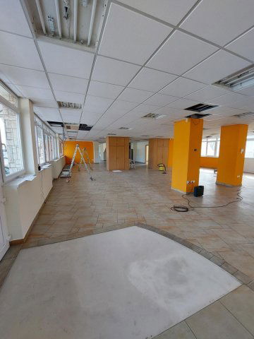 Eladó üzlethelyiség, Debrecenben 1028.7 M Ft