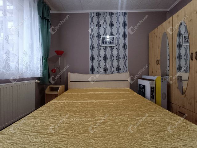 Eladó panellakás, Sopronban 53.5 M Ft, 3 szobás