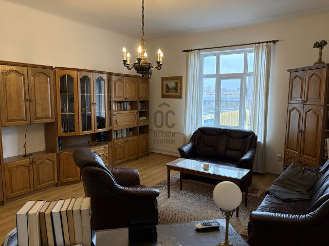 Eladó téglalakás, VIII. kerületben, Vajda Péter utcában