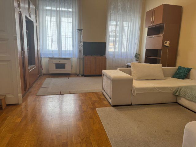 Eladó téglalakás, Budapesten, VI. kerületben, Andrássy úton
