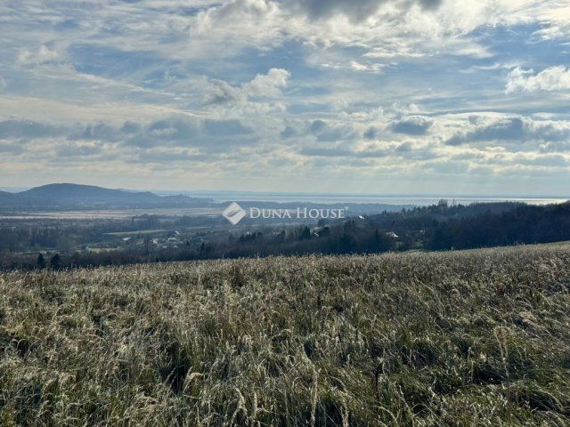 Eladó telek, Lesencefaluban 149.9 M Ft / költözzbe.hu