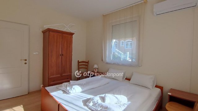 Eladó családi ház, Balatonbogláron 69 M Ft, 2 szobás