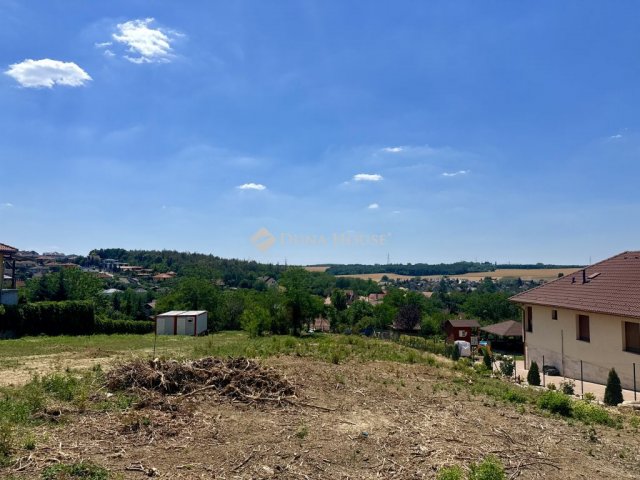 Eladó telek, Pécelen, Álmos Vezér utcában 55.9 M Ft