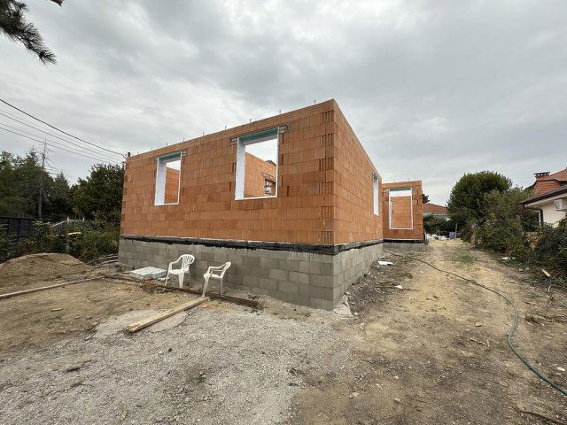 Eladó családi ház, Szentendrén 164.9 M Ft, 5 szobás