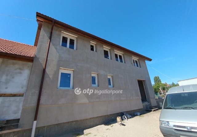 Eladó ikerház, Érden 160 M Ft, 6 szobás / költözzbe.hu