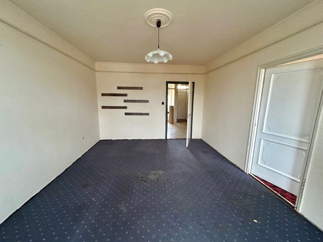 Eladó téglalakás, Cegléden 41.9 M Ft, 3 szobás