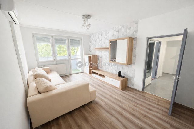 Eladó panellakás, Debrecenben 59.9 M Ft, 2 szobás