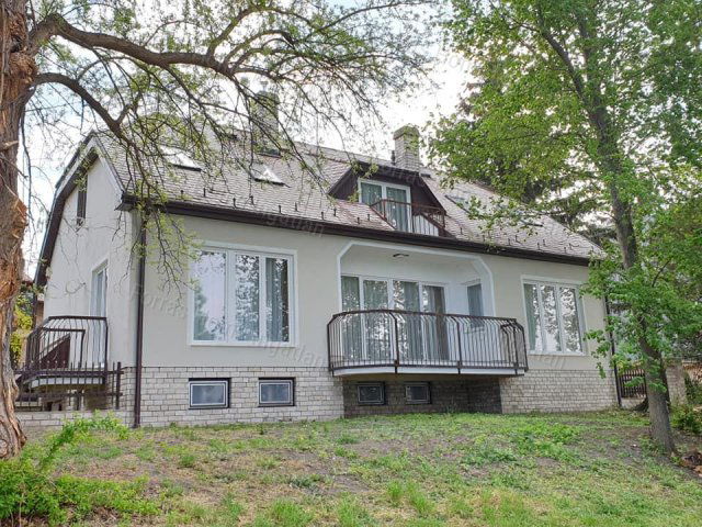 Kiadó családi ház, albérlet, Tatán 721 E Ft / hó, 7 szobás