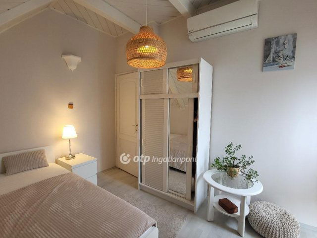 Eladó családi ház, Zamárdiban 330 M Ft, 6 szobás