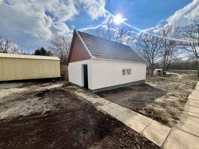 Eladó családi ház, Békéscsabán 31.8 M Ft, 2 szobás