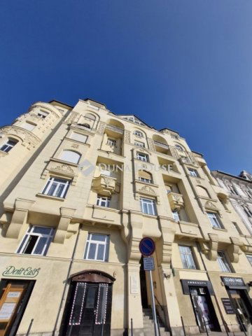 Kiadó üzlethelyiség, Budapesten, V. kerületben 838 E Ft / hó