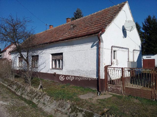 Eladó családi ház, Nagybajomban 16.9 M Ft, 3 szobás