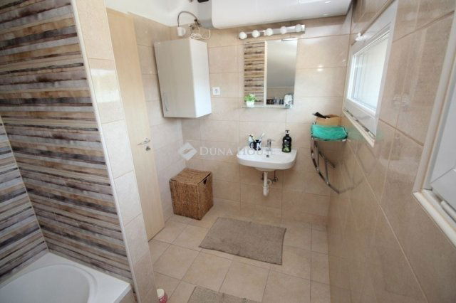 Eladó családi ház, Kecskeméten 82.9 M Ft, 4 szobás