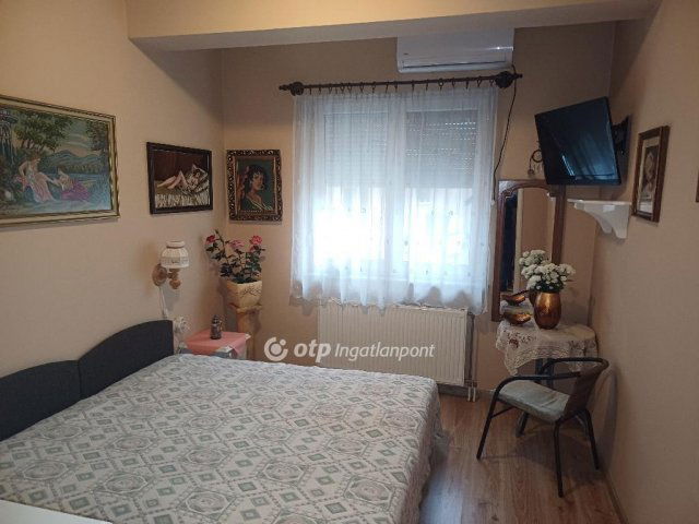 Eladó családi ház, Nagykanizsán 250 M Ft, 10 szobás