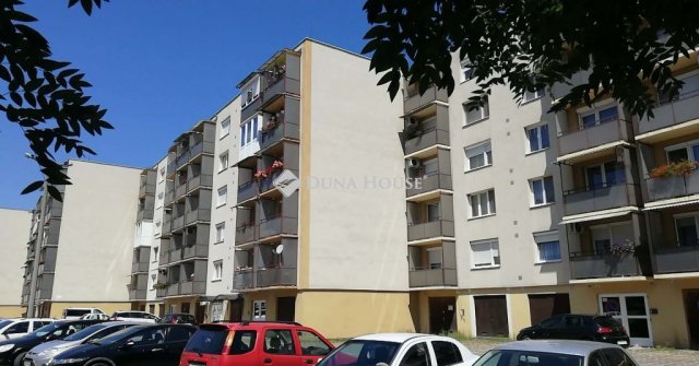 Eladó panellakás, Kazincbarcikán, Veres Péter utcában 29.8 M Ft