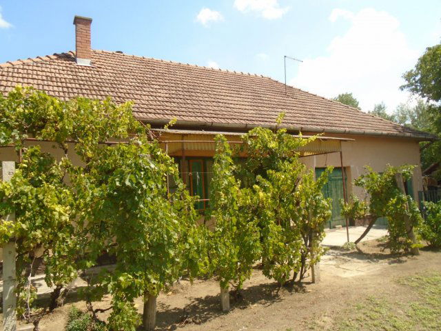 Eladó családi ház, Lakitelken, Árpádszállási úton 17.9 M Ft