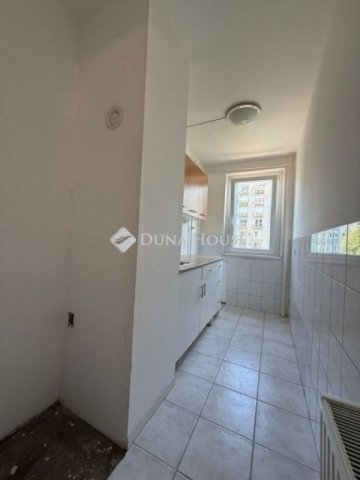 Eladó téglalakás, Budapesten, III. kerületben 63.9 M Ft