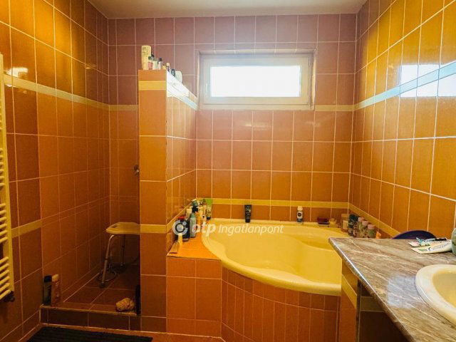 Eladó családi ház, Mikepércsen 90.9 M Ft, 3 szobás