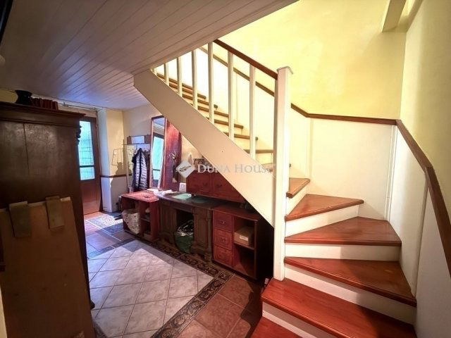 Eladó téglalakás, Budapesten, VI. kerületben 69 M Ft, 1 szobás