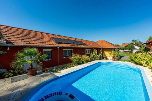 Eladó családi ház, Dunaharasztin 177.9 M Ft, 5 szobás