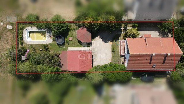 Eladó családi ház, Pákozdon 140 M Ft, 6+1 szobás