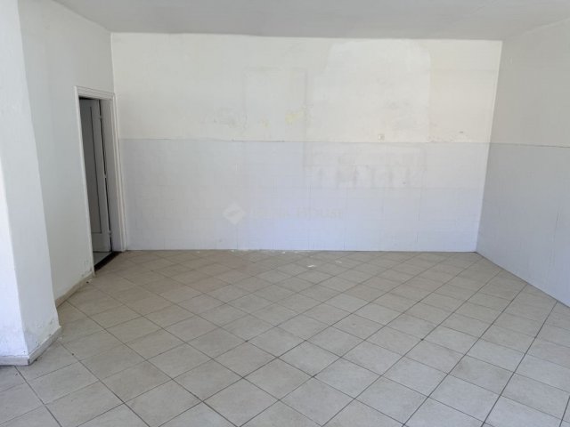 Kiadó üzlethelyiség, Pécsváradon 80 E Ft / hó