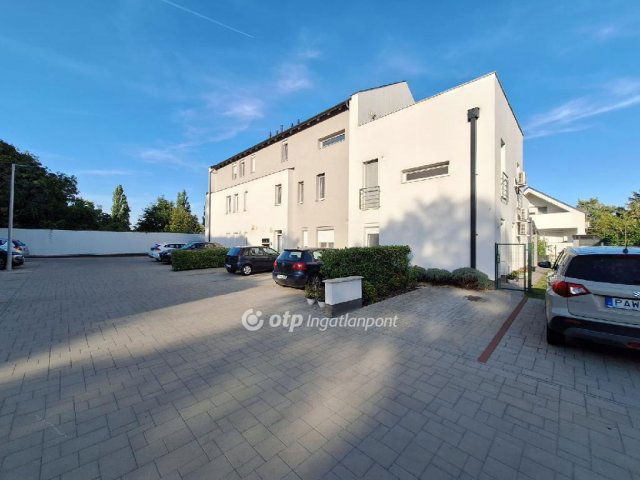 Eladó téglalakás, Szentendrén 174.5 M Ft, 3+1 szobás