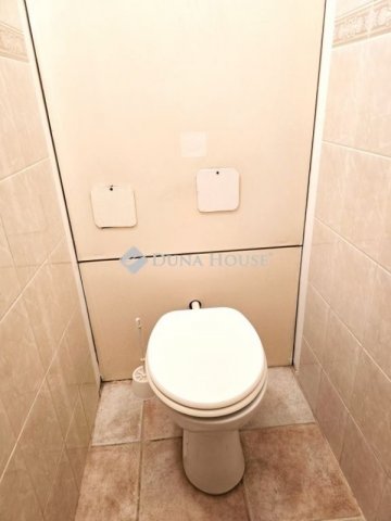 Eladó panellakás, Pécsett 46.9 M Ft, 3 szobás