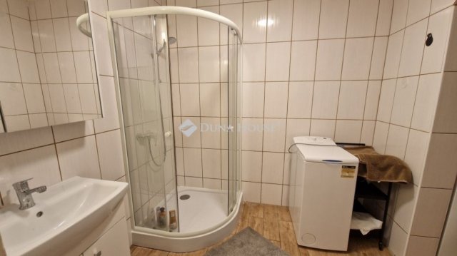 Eladó téglalakás, Budapesten, V. kerületben 79.9 M Ft, 3 szobás