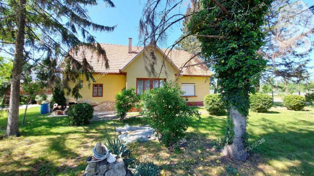 Eladó családi ház, Lajosmizsén 49.99 M Ft, 4 szobás