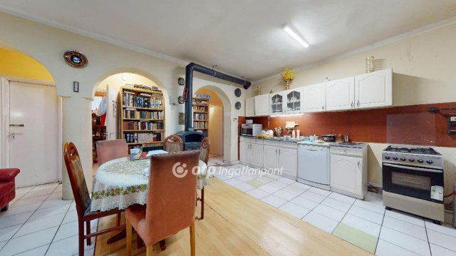 Eladó családi ház, Tokajban 49.999 M Ft, 3 szobás