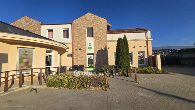 Kiadó üzlethelyiség, Nádudvaron 1000 E Ft / hó