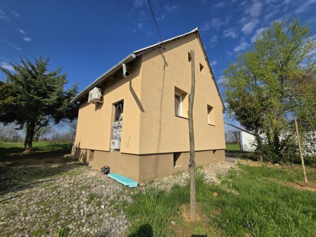 Eladó családi ház, Dombóváron 0.017 M Ft, 2 szobás