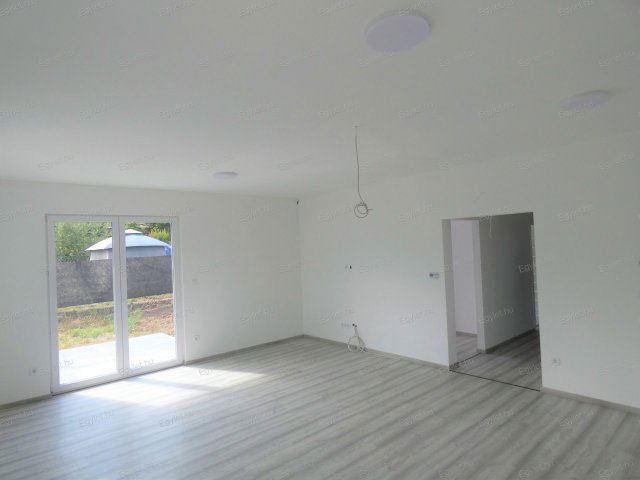 Eladó téglalakás, Budapesten, XVII. kerületben 89.99 M Ft