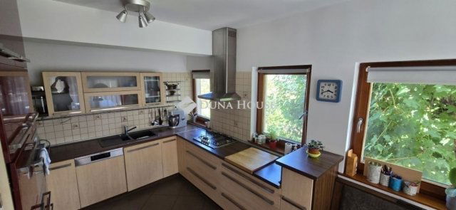 Eladó családi ház, Diósdon 169.9 M Ft, 4+1 szobás