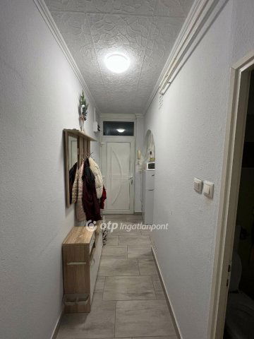 Eladó téglalakás, Hatvanban 35.9 M Ft, 1 szobás
