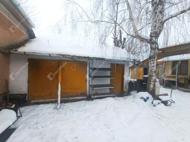 Eladó családi ház, Zsombón 49.9 M Ft, 2 szobás