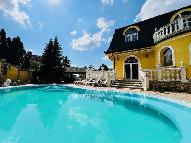 Eladó családi ház, Budapesten, XVI. kerületben 236 M Ft